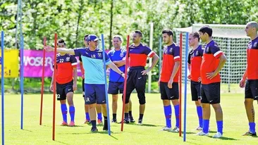 Reghecampf si-a surprins miercuri elevii. A anulat antrenamentul si le-a dat o masa la restaurant!