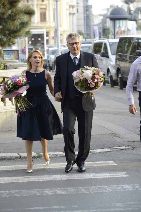 Gabriela Firea și soțul ei s-au numărat printre invitații de seamă la cununia fiicei lui Becali