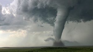 Avertisment de tornadă, în Sălaj! Ce sunt sfătuiți locuitorii orașului să facă în aceste condiții meteo extreme