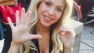 SHAKIRA, total de nerecunoscut! Imaginile au devenit virale. A intrat într-o cofetărie şi a început să danseze, iar apoi...