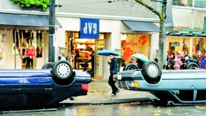 Au intors magazinul cu fundul in sus