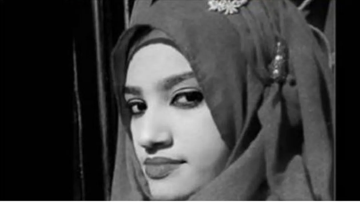 Arsă de vie pentru că l-a reclamat pe directorul școlii, care o hărțuise! Avea doar 19 ani! Ultimele cuvinte pe care tânăra le-a rostit