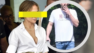 Dragostea lor s-a terminat, dar scandalul abia începe! O cântăreața celebră este paralizată de frică după ce fostul soț se pregătește să o facă praf într-un show exploziv!