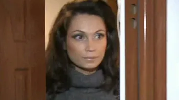 CanCan are dovada! Nicoleta Luciu are o viata secreta! Bruneta a fost filmata in timp ce a intrat in apartamentul unor barbati