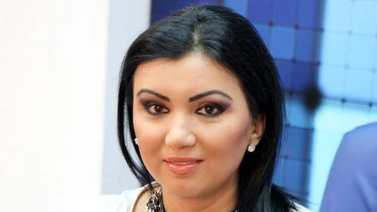 Bahmuţeanu la un pas de leşin! A luat-o cu ameţeli când i-a văzut picioarele Ioanei Tufar! Imagini interzise cardiacilor