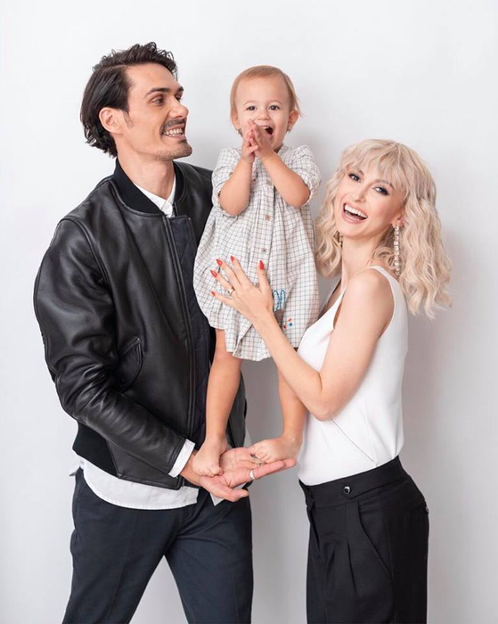Cu cine seamănă fetița adusă pe lume de Andreea Bălan. Clara are o surioară de 2 ani