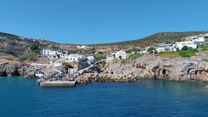 Primești casă și bani lunar dacă te muți în acest paradis din Grecia. Trebuie să îndeplinești o singură condiție