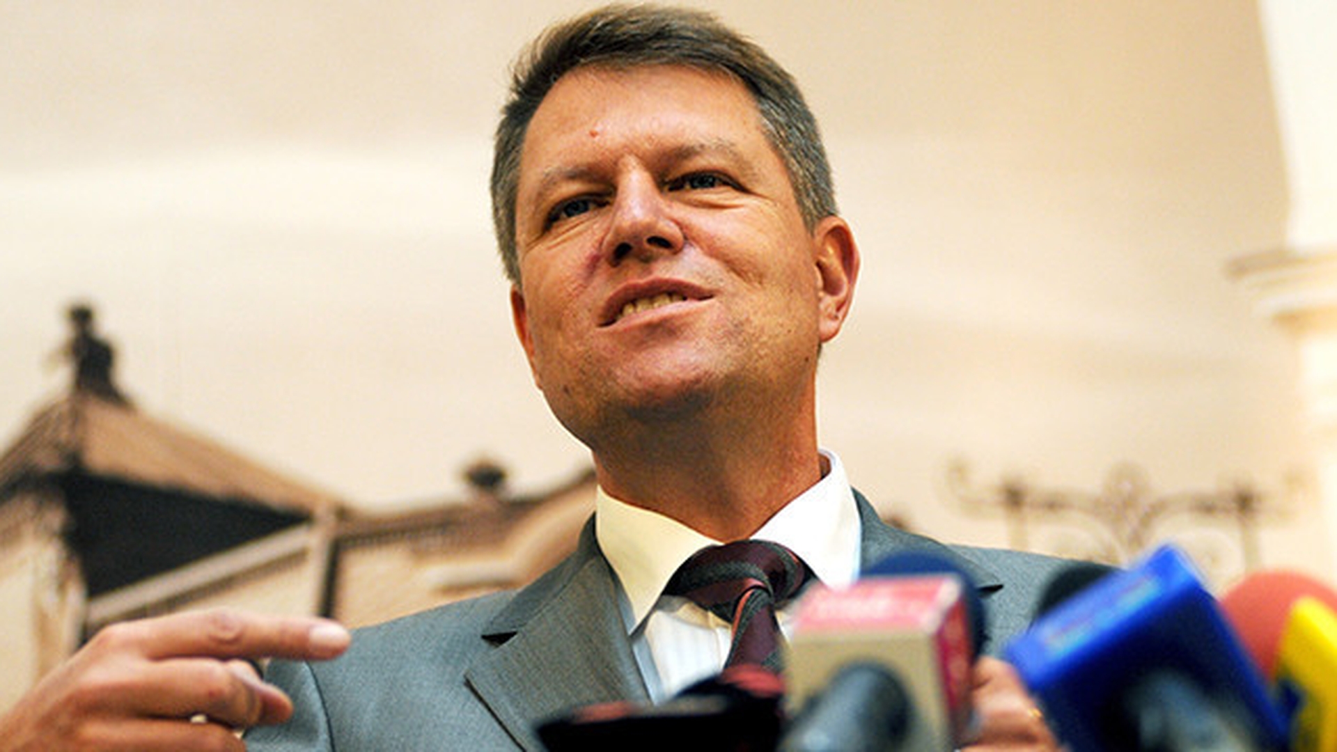 Cum s-a calit Iohannis in anii de armata si care este singurul sau viciu! "Am reusit sa-mi construiesc un mecanism de control"