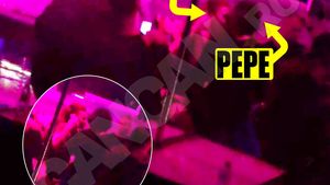 Avem imaginile! Pepe, atingeri jucăuşe cu o dansatoare la 5 dimineaţa!