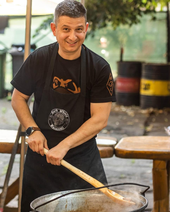 Fostul realizator Business Club la Digi24 pune la îndoială modalitatea prin care "Pescobar" își comercializează produsele / (Sursa: Instagram)