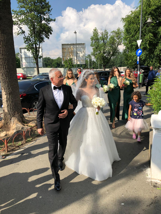 Cununie mare la Mănăstirea Cașin! A urmat nunta regală între Alexandros și Roxana