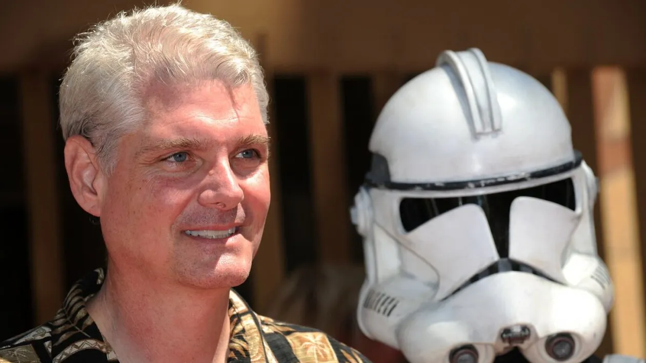 Doliu la Hollywood. Actorul Tom Kane, cunoscut pentru „Star Wars” și „Powerpuff Girls”, a murit la 64 de ani