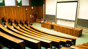 O profesoara de matematica din Mehedinti face furori pe Internet intr-un film porno