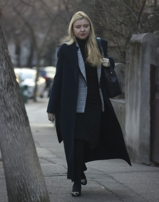 Karina are o relație cu un tânăr avocat (SURSA FOTO: CANCAN.RO)