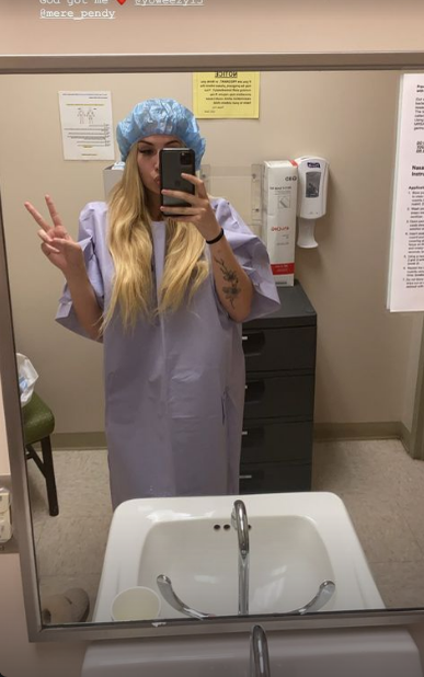 Fiica Anamariei Prodan, în spital! Imaginea tulburătoare, cu masca de oxigen pe față și cu perfuzia în venă