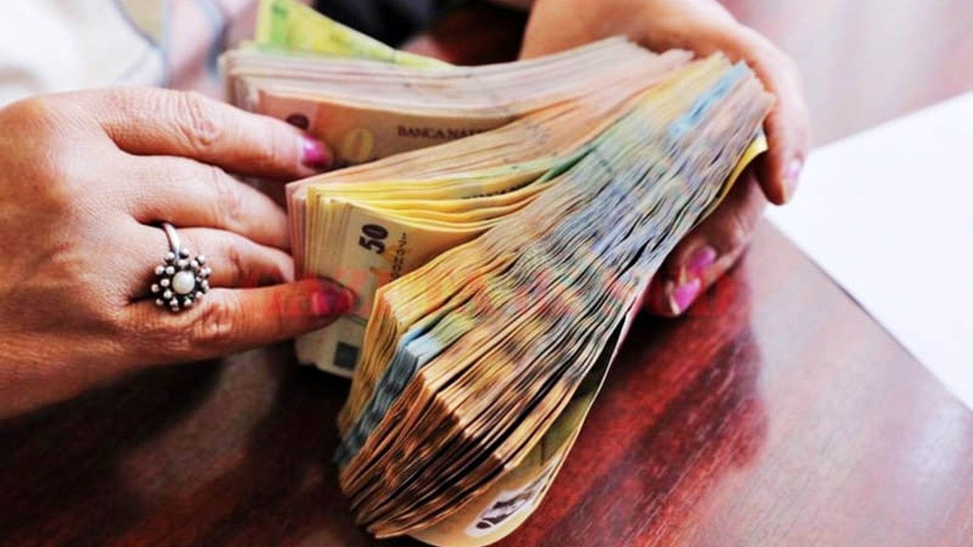 Ministerul Fondurilor oferă tichete de 500 de lei pentru sute de mii de copii din România. A fost prelungit termenul limită de depunere a documentației