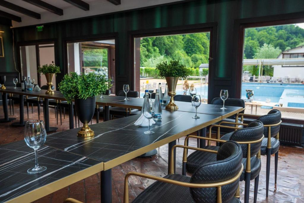 Cât costă o noapte de cazare la hotelul din Brașov unde s-au cazat Gabriela Cristea și Tavi Clonda