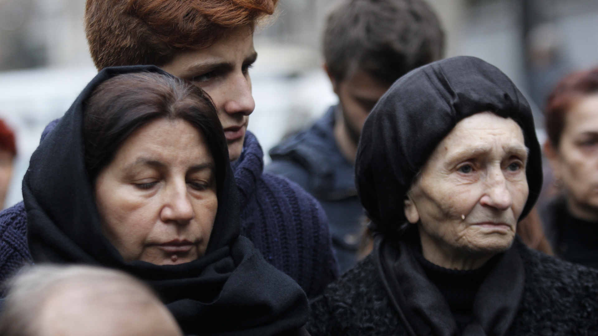 Familia lui Serban Ionescu se reuneste de Craciun! Magda petrece sarbatorile cu Carol si cu soacra ei!