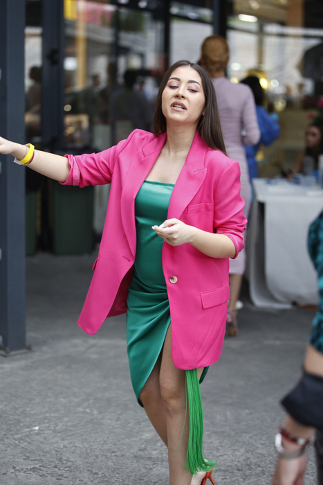 Nicole Cherry și-a arătat burtica de graviduță la Gala Summer Fashion