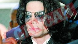 Michael Jackson are urechi de elf