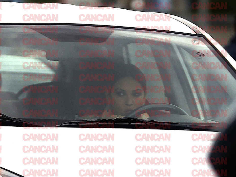Anca Țurcașiu, blocată în trafic (Foto: CANCAN.RO)
