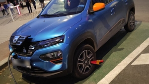 „Pățania” trăită de un șofer din Galați. Ce s-a întâmplat după ce și-a lăsat mașina electrică la încărcat, într-o stație publică