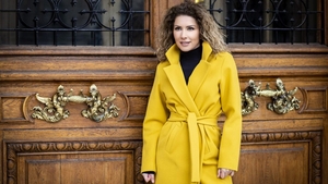 Carmen Brumă sfidează iarna! Cum s-a pozat iubita lui Mircea Badea pe un frig de îngheață pietrele