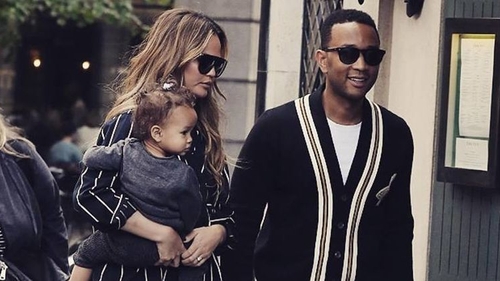 JOHN LEGEND şi CHRISSY TEIGEN sunt pregătiţi să aibă cel de-al doilea copil, tot prin fertilizare in vitro! Ce sex va avea