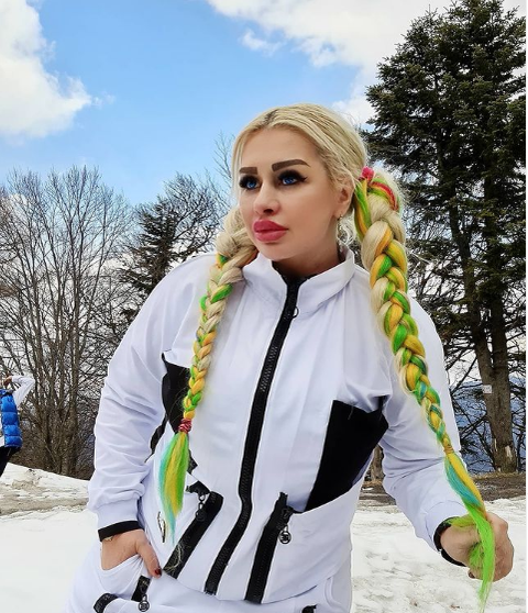 Lena Horvath a ajuns după gratii, fiind acuzată că a încheiat contracte false cu diferiți artiști