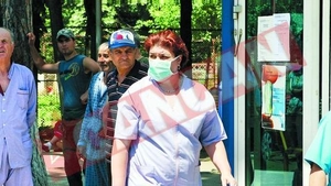 Se plimba libera prin Bucuresti. Feriti-va!