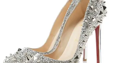 Marina Dina face economii pentru o pereche de pantofi! Vezi aici la ce conduri viseaza!