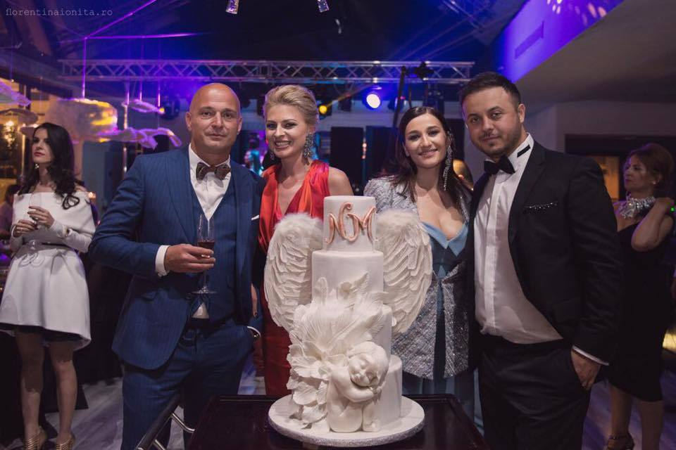 Claudia Pătraşcanu şi Gabi Bădălău şi-au botezat cel de-al doilea copil. Artista a izbucnit în lacrimi