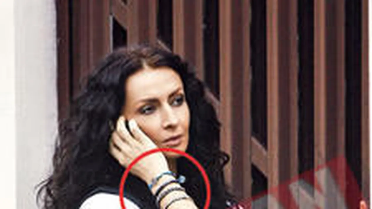 Bratara lui Oprescu e la moda printre vedete