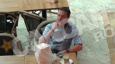 Meme Stoica face shopping cu telefonul. I-a cautat treninguri lui Becali prin mall?