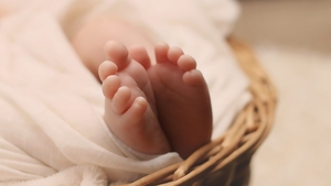Mama și fiica ei de 14 ani, colege de salon într-o maternitate din Botoșani