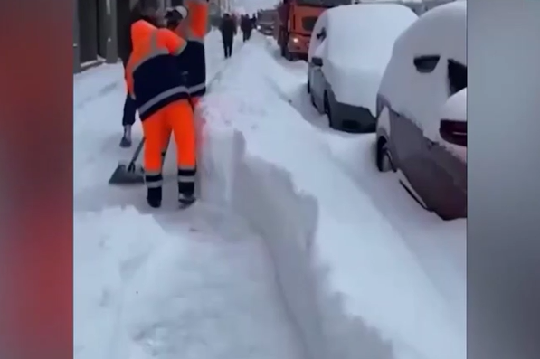 3 metri de zăpadă, după cel mai puternic viscol din ultimii 150 de ani în Rusia/ sursă foto: captură video