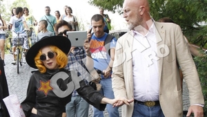 Uriasul olandez al lui Lady Gaga a fost omorat de politisti! Afla cum s-a intamplat nenorocirea