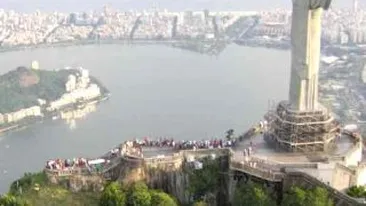 Celebra statuie a lui Iisus din Rio de Janeiro a fost vandalizata!