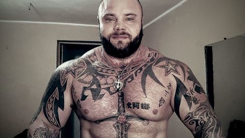 Daniel Chiraş a fost adus în ţară! Trupul său, depus la capela cimitirului Metalurgiei