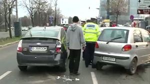 Accident în lanţ în Bucureşti! Patru maşini s-au tamponat în zona Piaţa Presei!