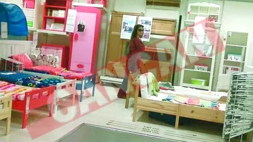 A cumparat jucarii pentru fiul ei