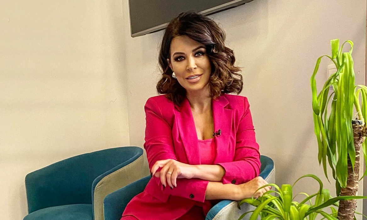 Simona Pătruleasa, prezentaoarea știrilor de la Kanal D