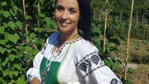 Cum s-a fotografiat ANDREEA MARIN în această dimineaţă: ''Tălpile mângâie...'' 