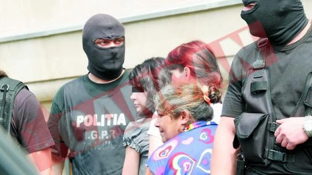 Eleva criminala: Ma batea cu facaletul din orice