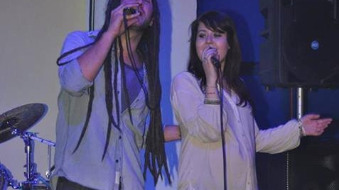 BOGDAN NEGROIU, de la EL NEGRO, concurează cu iubita sa, la Vocea României! Fiecare a reuşit să întoarcă scaune