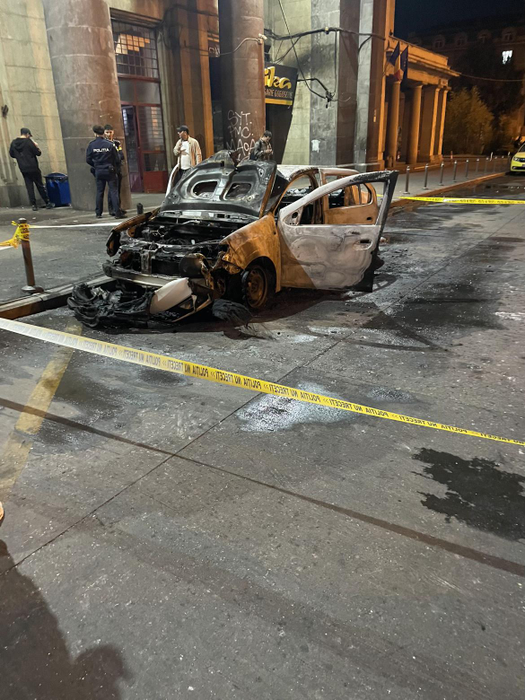 Incendiu la Gara de Nord! O mașină a fost cuprinsă de flăcări, apoi a explodat