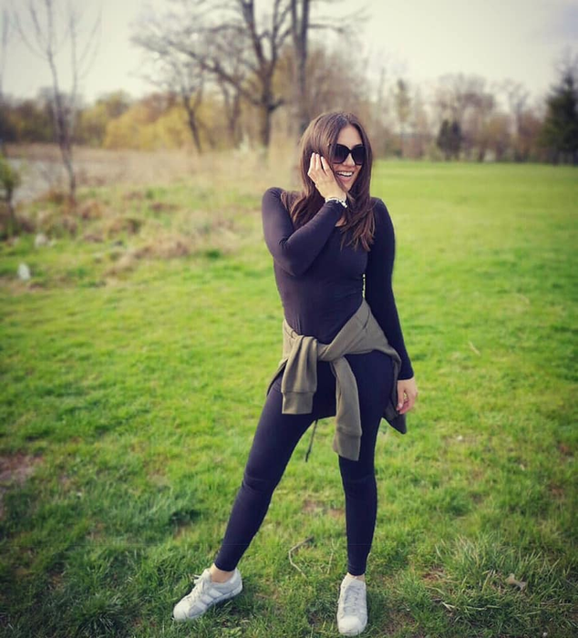 Oana este o tânără super-sexy