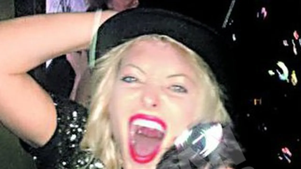 Delia a petrecut cu tarie si antibiotice. De la spital la bal