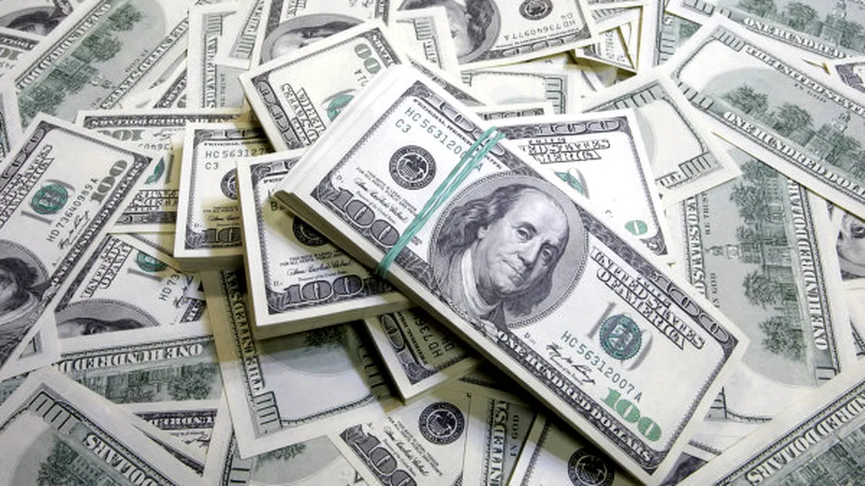 Captură record în Capitală! Garda Financiară a confiscat 200.000 de dolari cash, de la o casă de schimb valutar