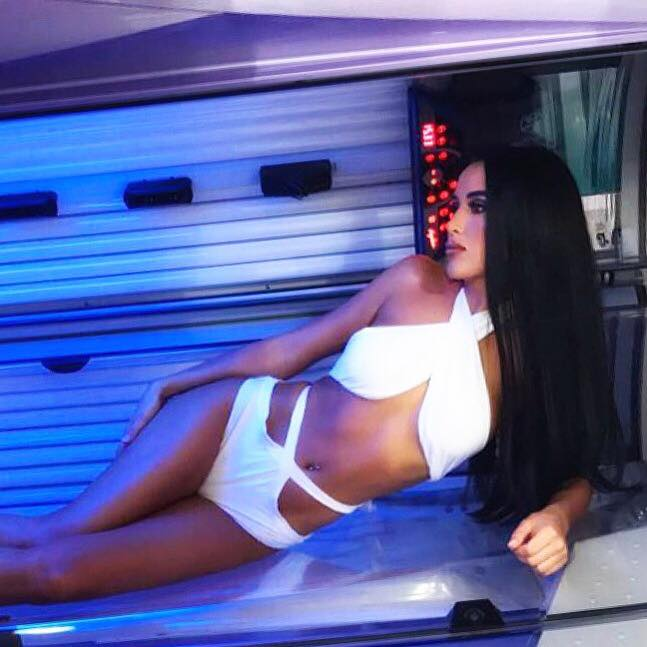 Imagini necenzurate! Daniela Crudu, fotografiată dezbrăcată într-un hotel din stațiunea Saturn